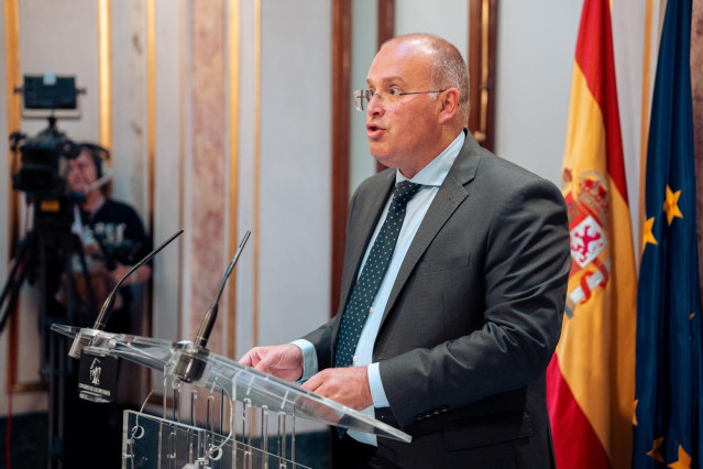 El portavoz del PP, Miguel Tellado, durante una rueda de prensa en el Congreso de los Diputados, a 13 de junio de 2024, en Madrid (España).