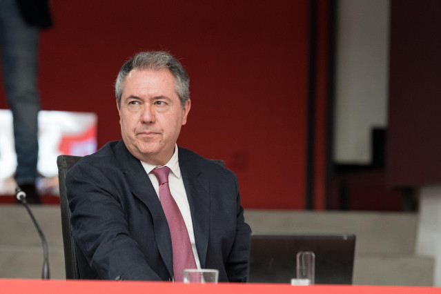 Archivo - El secretario general del PSOE de Andalucía, Juan Espadas, durante la Ejecutiva Federal del partido, en la sede del PSOE, a 13 de mayo de 2024, en Madrid (España).  El PSC obtuvo una victoria con 42 escaños, nueve más que en las últimas eleccion