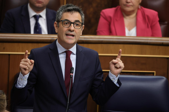El ministro de la Presidencia, Relaciones con las Cortes y Justicia, Félix Bolaños, interviene durante la sesión de control al Gobierno, en el Congreso de los Diputados, a 29 de mayo de 2024, en Madrid (España). Durante la sesión de control, la última ant