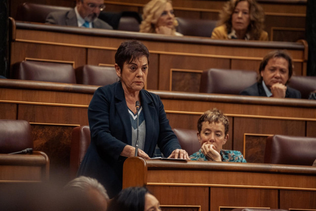 Archivo - La portavoz de EH Bildu Metxe Aizpurua interviene durante una sesión de control al Gobierno, en el Congreso de los Diputados