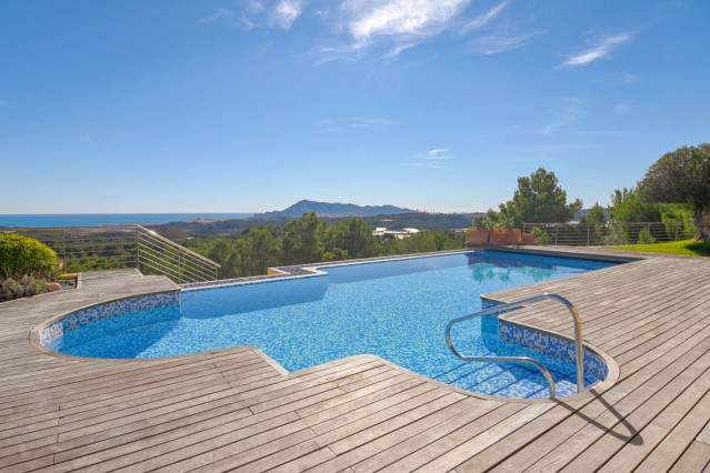Archivo - Piscina de una casa.