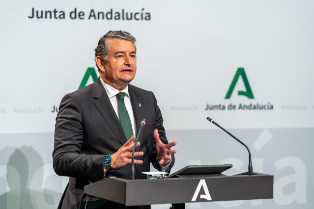 El consejero de la Presidencia, Interior, Diálogo Social y Simplificación Administrativa, Antonio Sanz