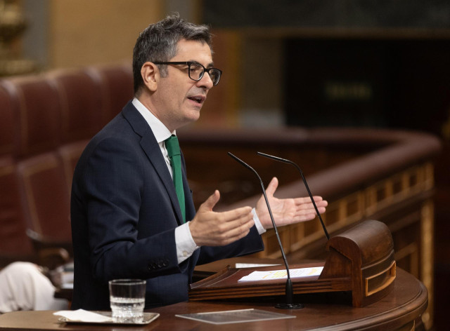 El ministro para la Presidencia, Relaciones con las Cortes y Justicia, Félix Bolaños, interviene durante una interpelación en una sesión plenaria del Congreso de los Diputados, a 19 de junio de 2024, en Madrid (España).