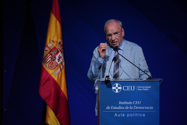 El ex vicepresidente del Gobierno Alfonso Guerra durante su discurso en los Premios al Mérito por España de la Universidad San Pablo CEU