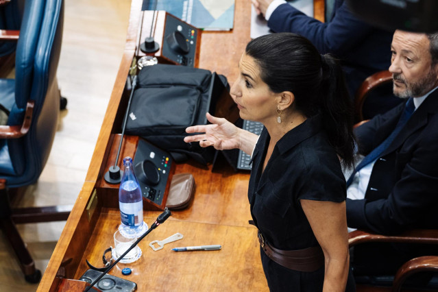 La portavoz de VOX en la Asamblea de Madrid, Rocío Monasterio, interviene durante un pleno en la Asamblea de Madrid, a 13 de junio de 2024, en Madrid (España).