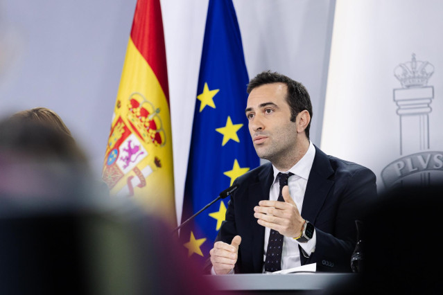 Archivo - El ministro de Economía, Comercio y Empresa, Carlos Cuerpo, durante una rueda de prensa posterior a la reunión del Consejo de Ministros, a 14 de mayo de 2024, en Madrid (España).