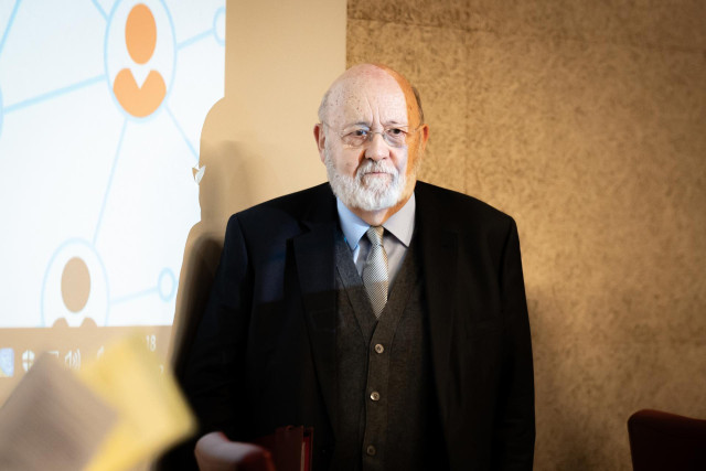 Archivo - El presidente del CIS, José Félix Tezanos, inaugura la mesa 'Sondeos de opinión pública y encuestas preelectorales', en la Facultad de Ciencias de la Información de la Universidad Complutense, a 11 de enero de 2024, en Madrid (España).