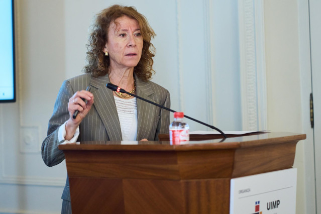 La subgobernadora del Banco de España, Margarita Delgado, interviene durante la quinta jornada de los Cursos de Verano de 2024 de la UIMP, este viernes.