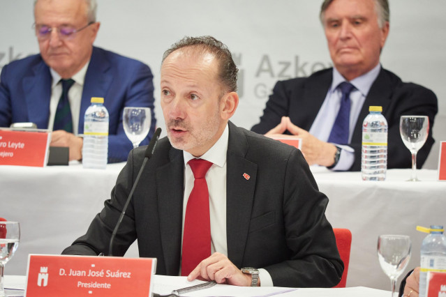 El presidente ejecutivo de Azkoyen, Juan José Suárez, interviene durante la junta general ordinaria de accionistas del Grupo Azkoyen, en la sede del Grupo Azkoyen, a 21 junio de 2024, en Peralta, Navarra (España).