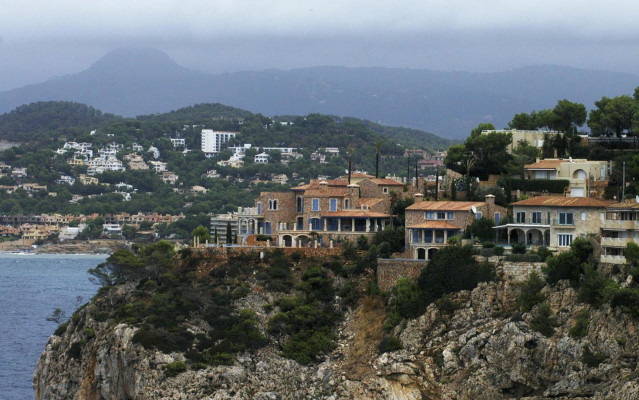 Archivo - El precio de las viviendas en la costa aumenta un 5,7% en el último año, según Tinsa.