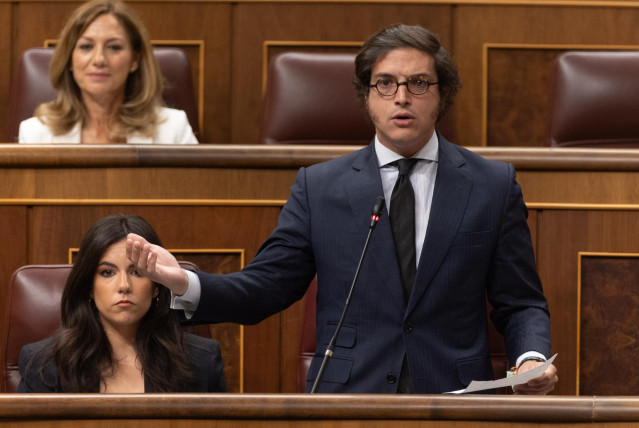 El diputado de VOX José María Figaredo interviene durante una sesión de control al Gobierno, en el Congreso de los Diputados, a 19 de junio de 2024, en Madrid (España).