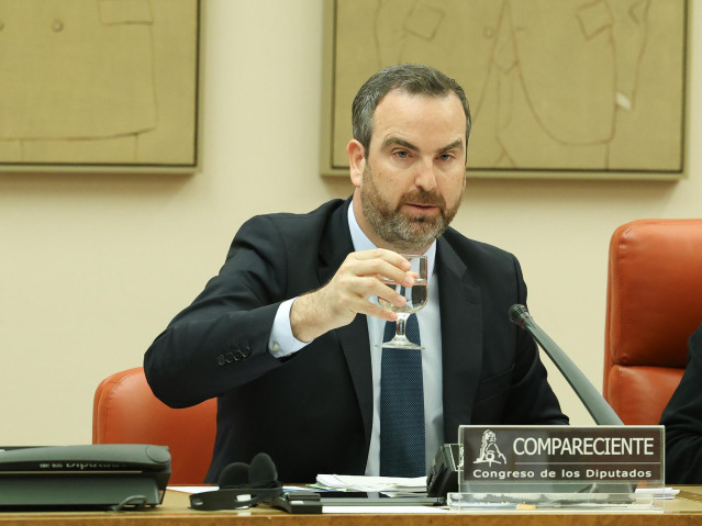 Archivo - El presidente del FROB, Álvaro López Barceló,  durante la Comisión de Economía, Comercio y Transformación Digital, en el Congreso de los Diputados, a 6 de febrero de 2024, en Madrid (España).