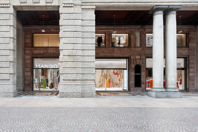 Tienda Mango en la Galleria del Corso de Milán