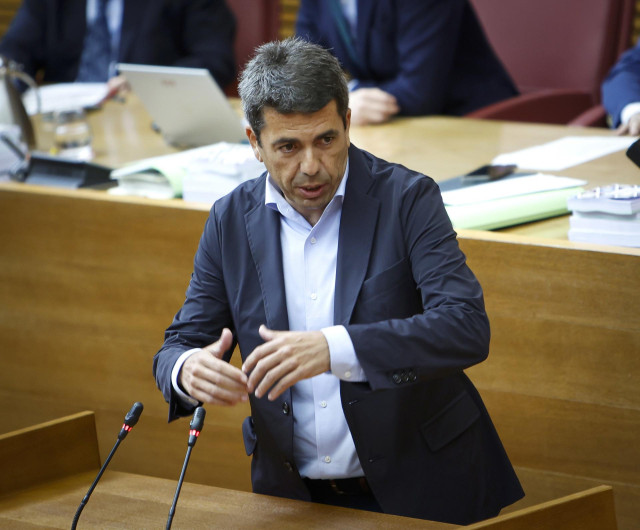 El 'president' Carlos Mazón en el pleno de Les Corts