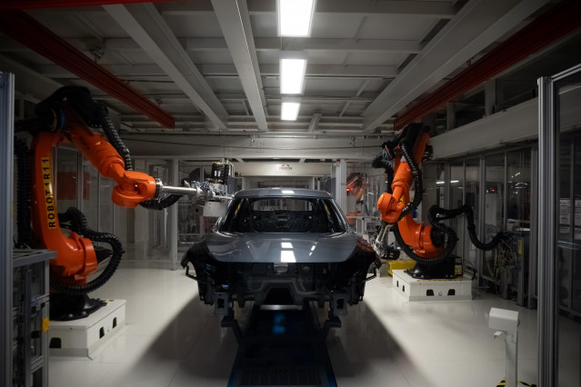 Montaje en una factoría del nuevo modelo de Cupra Fomentor y Cupra León durante una visita guiada a la fábrica de Seat en Martorell, a 27 de junio de 2024, en Martorell, Barcelona, Catalunya (España).