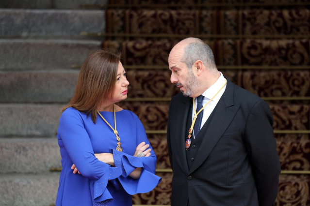 Archivo - La Presidenta del Congreso de los Diputados, Francina Armengol, y el Presidente del Senado, Pedro Rollán Ojeda, durante el acto de jura de la Constitución ante las Cortes Generales, en el Congreso de los Diputados, a 31 de octubre de 2023, en Ma