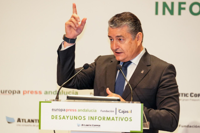 El consejero de la Presidencia, Antonio Sanz, este viernes en los desayunos informativos de Europa Press Andalucía en colaboración con la Fundación Cajasol y el patrocinio de Atlantic Copper.