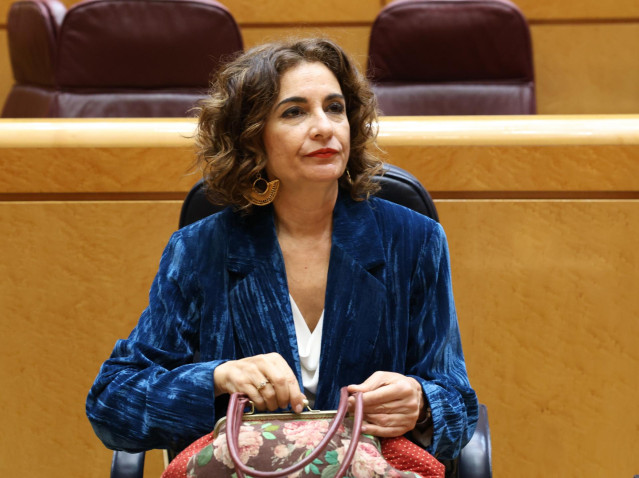 Archivo - La vicepresidenta primera y ministra de Hacienda, María Jesús Montero