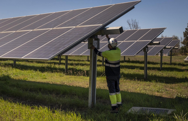 Archivo - Planta fotovoltaica de Magnon.