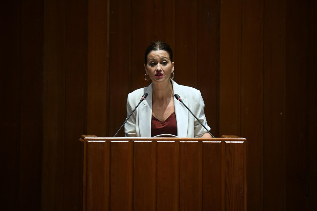La ministra de Juventud e Infancia, Sira Rego, interviene durante el acto ‘Hacia una Prestación Universal por Crianza'