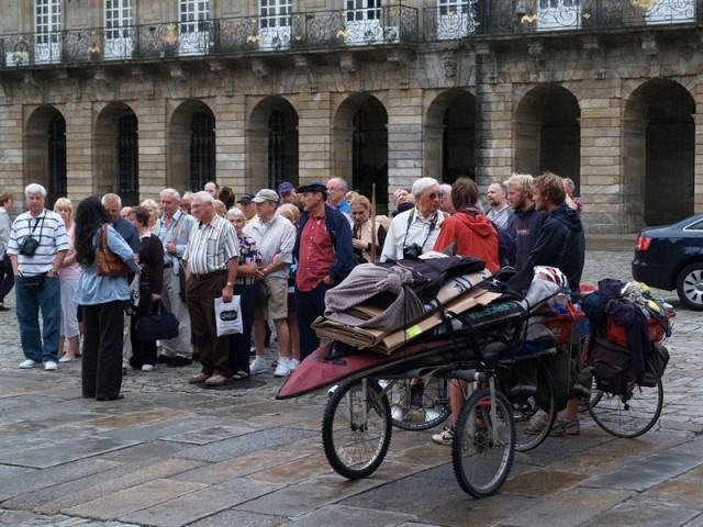 Archivo - Turistas senior.