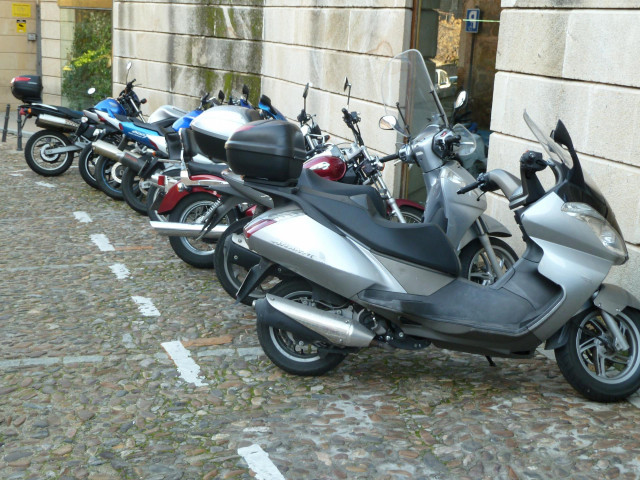 Archivo - El sector de la moto crece un 3% en el primer semestre de 2024 y supera las 100.000 matriculaciones.
