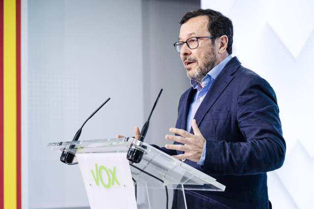 El portavoz de VOX, José Antonio Fúster, durante una rueda de prensa posterior al Comité de Acción Política de VOX, en la sede nacional del partido, a 1 de julio de 2024, en Madrid (España).