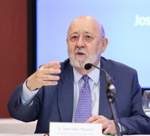 El presidente del CIS, José Félix Tezanos, participa en el curso 'El estudio de la opinión pública en las sociedades democráticas', dentro de los Cursos de Verano de San Lorenzo de El Escorial, a 1 de julio de 2024, en Madrid (España).