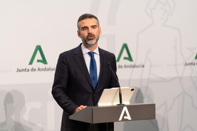 El consejero de Sostenibilidady portavoz del Gobierno andaluz, Ramón Fernández-Pacheco, este martes en la rueda de prensa del Consejo de Gobierno.