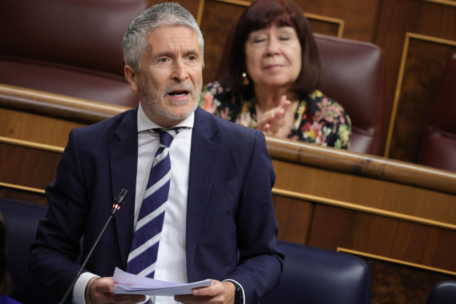 Archivo - El ministro de Interior, Fernando Grande-Marlaska, interviene durante la sesión de control al Gobierno, en el Congreso de los Diputados, a 29 de mayo de 2024, en Madrid (España).