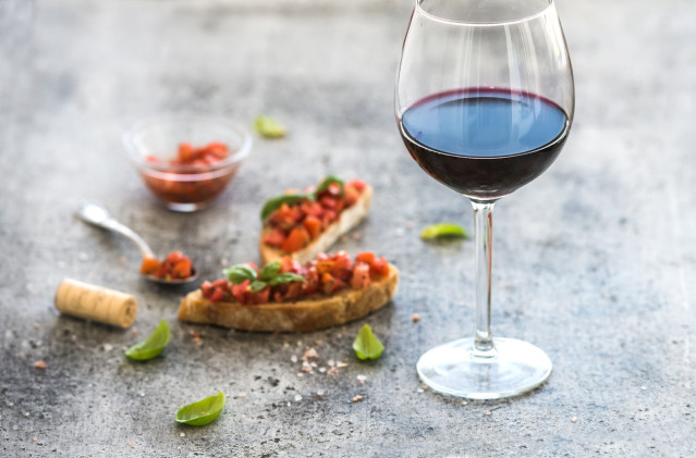 Archivo - El Gobierno prolonga hasta 2029 el acuerdo con la Organización Interprofesional del Vino de España.