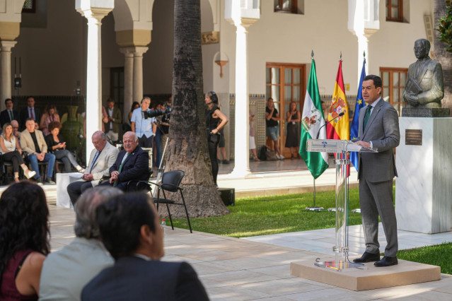 El presidente de la Junta de Andalucía, Juanma Moreno, este viernes durante su intervención en el acto conmemorativo del 139 aniversario del nacimiento de Blas Infante.