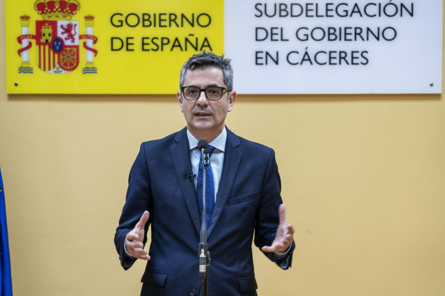 El ministro de la Presidencia, Justicia y Relaciones con las Cortes, Félix Bolaños, en una rueda de prensa en Cáceres