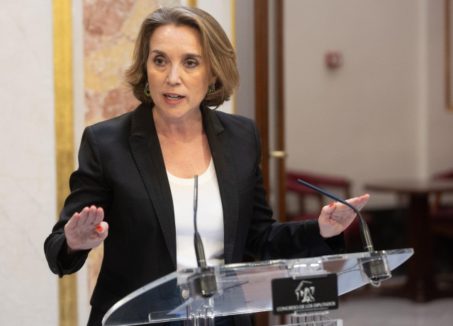 La secretaria general del PP, Cuca Gamarra, durante una rueda de prensa, en el Congreso de los Diputados, a 19 de junio de 2024, en Madrid (España).