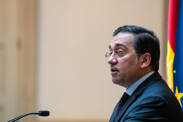 Archivo - El ministro de Asuntos Exteriores, Unión Europea y Cooperación, José Manuel Albares, durante una rueda de prensa, en el Palacio de Viana, a 6 de junio de 2024, en Madrid (España).