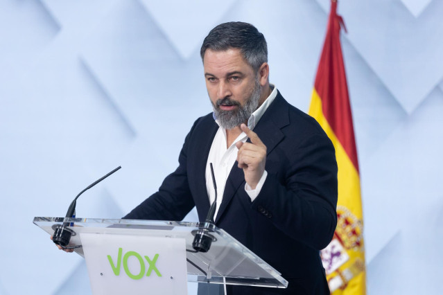 El líder de Vox, Santiago Abascal, durante una rueda de prensa posterior al Comité de Acción Política del partido, en la sede de VOX, a 8 de julio de 2024, en Madrid (España).