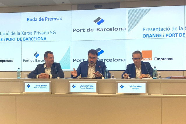 (I-D) El Director De Sistemas De Información Del Enclave, David Serral; El Presidente Del Puerto De Barcelona, Lluís Salvadó, Y El Director En Catalunya De Empresas De Orange, Víctor Vera.