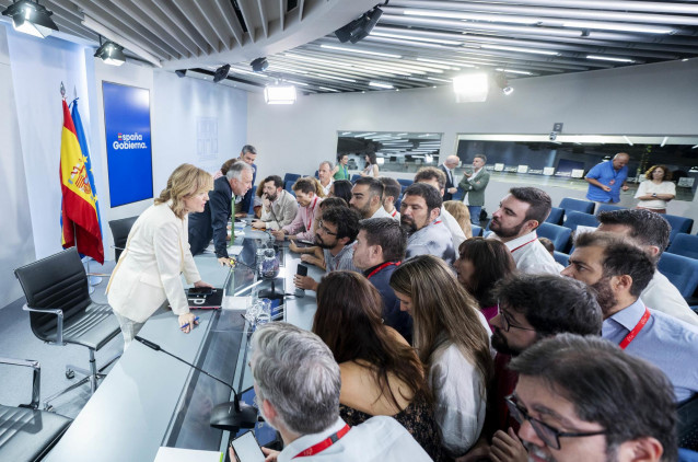 La ministra Portavoz y ministra de Educación y Deportes, Pilar Alegría y el ministro de Política y Memoria Democrática, Ángel Víctor Torres, durante una rueda de prensa posterior a la reunión del Consejo de Ministros.
