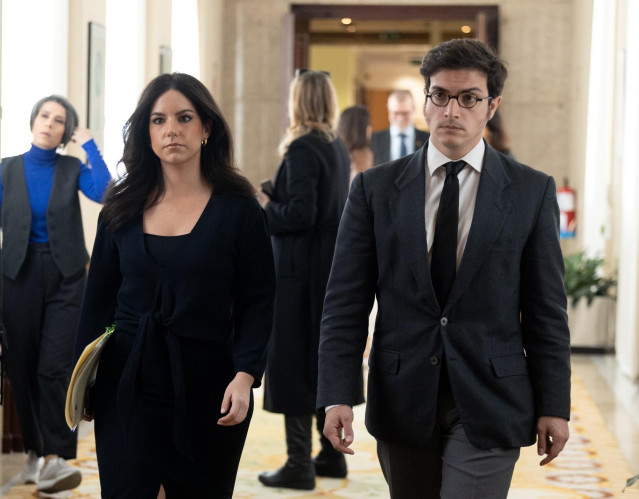 Archivo - La diputada de VOX Pepa Millán y el diputado de VOX José María Figaredo, en el Congreso de los Diputados, a 19 de marzo de 2024, en Madrid (España).