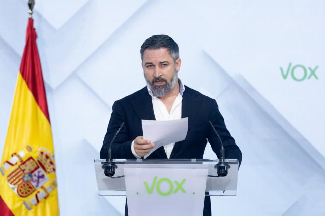 El líder de Vox, Santiago Abascal, durante una rueda de prensa posterior al Comité de Acción Política del partido, en la sede de VOX, a 8 de julio de 2024, en Madrid (España).