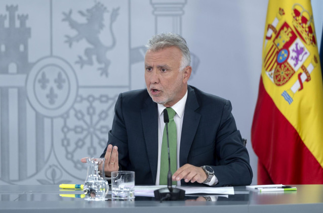 El ministro de Política y Memoria Democrática, Ángel Víctor Torres,