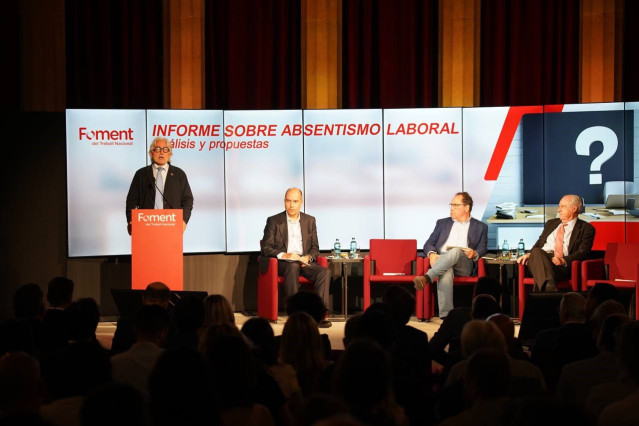 Momento de la presentación del informe.