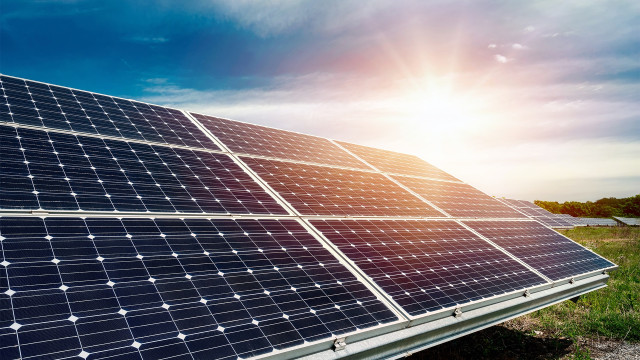Archivo - Placas solares.
