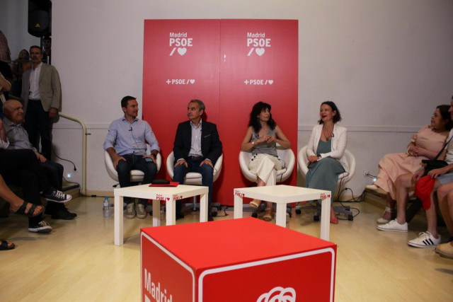 Juan Lobato, José Luis Rodríguez Zapatero, Ana Redondo y Leire Pajín en el acto conmemorativo por el 20 aniversario de la Ley de Medidas de Protección contra la Violencia de Género en el centro cultural Huerta de la Salud. Distrito de Hortaleza, Madrid.