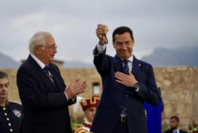 El presidente de la Junta de Andalucía, Juanma Moreno, en una foto de archivo con su homólogo de la ciudad autónoma de Melilla, Juan José Imbroda.