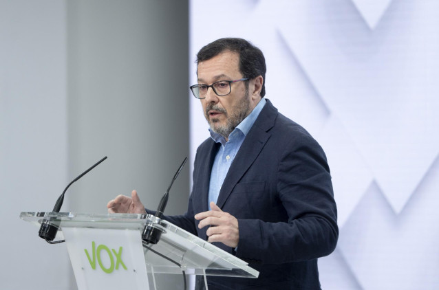 El portavoz de Vox, José Antonio Fúster, durante una rueda de prensa tras la reunión del Comité de Acción Política de Vox, en la sede del partido, a 15 de julio de 2024, en Madrid (España).