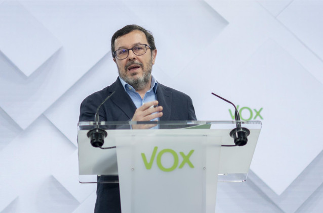 El portavoz de Vox, José Antonio Fúster, durante una rueda de prensa tras la reunión del Comité de Acción Política de Vox, en la sede del partido, a 15 de julio de 2024, en Madrid (España).