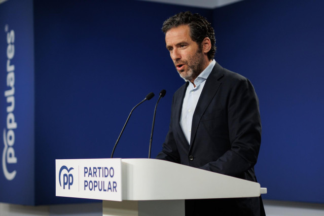El portavoz del PP, Borja Sémper, durante una rueda de prensa posterior a la reunión del Comité de Dirección del Partido Popular, en la sede nacional del PP, a 15 de julio de 2024, en Madrid (España). La comparecencia ha tenido lugar en medio de la ruptur