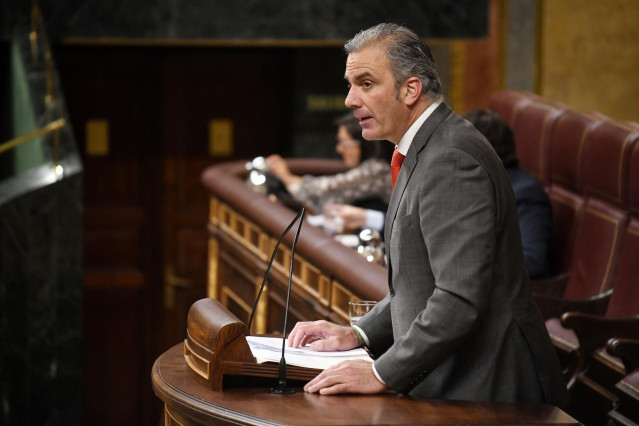 Archivo - El portavoz de Vox en el Ayuntamiento, Javier Ortega Smith, interviene durante una sesión plenaria.