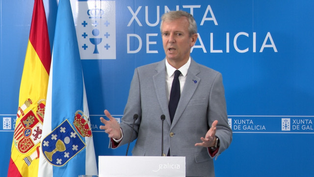 El presidente de la Xunta de Galicia, Alfonso Rueda, durante su intervención posterior al encuentro mantenido este miércoles en Lugo con José Tomé, presidente de la Diputación Provincial de Lugo. En Lugo, a 17 de julio de 2024.